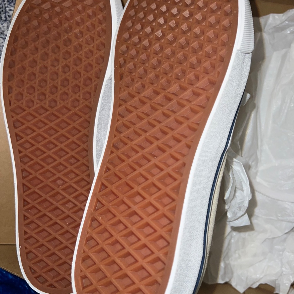 Vans - Picture 4 of 7
